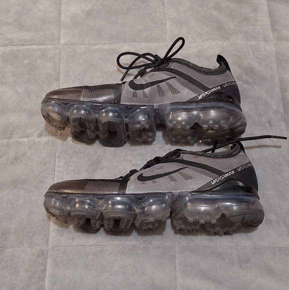 Nike Vapor Max Ghost Black Shoes - Picture 3 of 7
